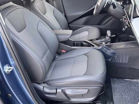 New 2025 Kia Niro EX image 6