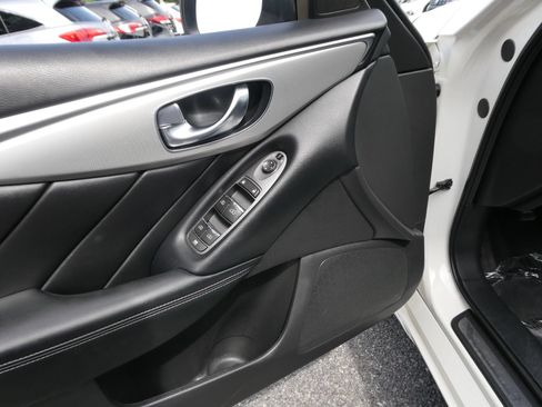Used 2021 INFINITI Q50 Luxe RWD image 16