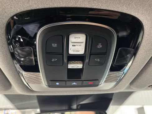 Used 2021 Hyundai Palisade Limited AWD/4WD image 23