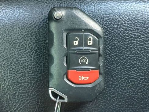 Used 2019 Jeep Wrangler Unlimited Rubicon AWD/4WD image 34