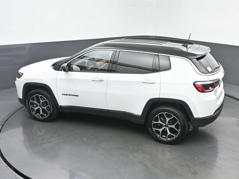 Used 2025 Jeep Compass Limited AWD/4WD image 31