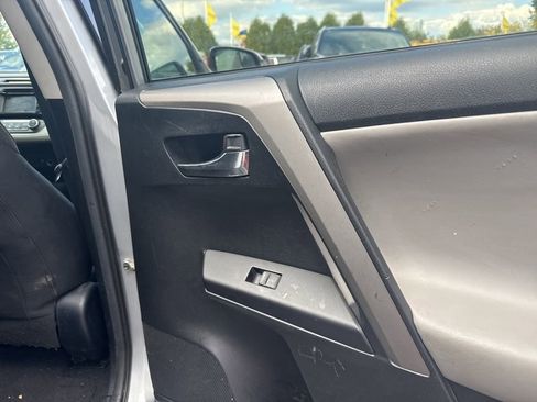 Used 2017 Toyota RAV4 XLE image 17