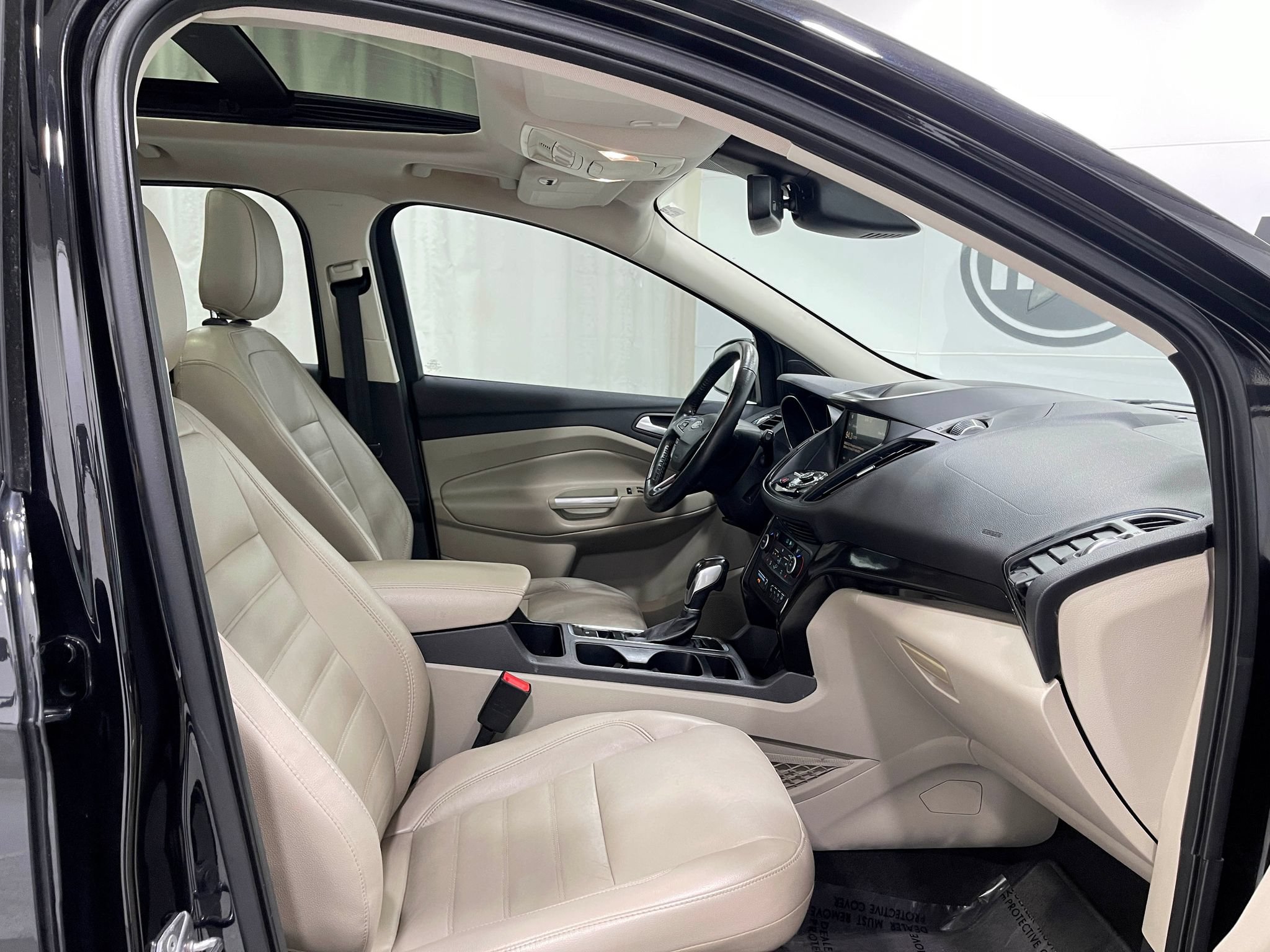 Used 2019 Ford Escape Titanium FWD image 32
