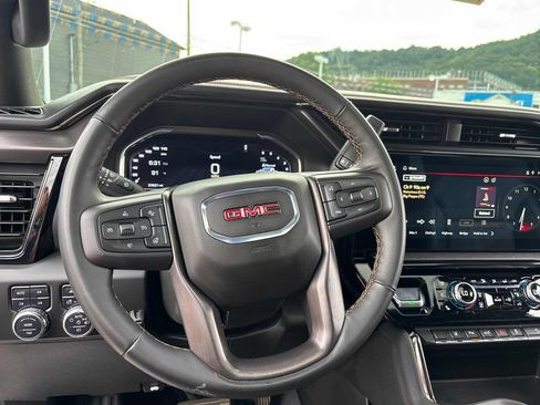 Used 2025 GMC Sierra 2500 AT4 AWD/4WD image 10