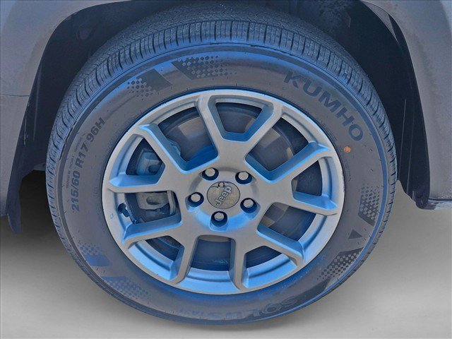 Used 2020 Jeep Renegade Latitude w/ Popular Equipment Group FWD image 22
