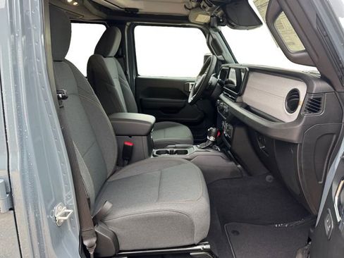 New 2026 Jeep Gladiator Sport w/ Dual Top Group image 15