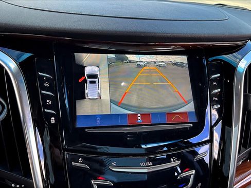 Used 2017 Cadillac Escalade Premium Luxury image 23