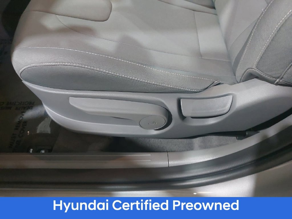 Certified 2025 Hyundai Elantra SEL FWD image 28