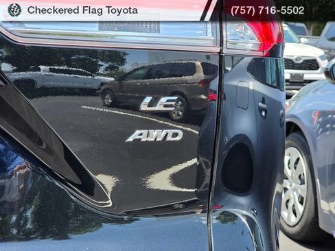 Certified 2025 Toyota Corolla Cross LE AWD/4WD image 8