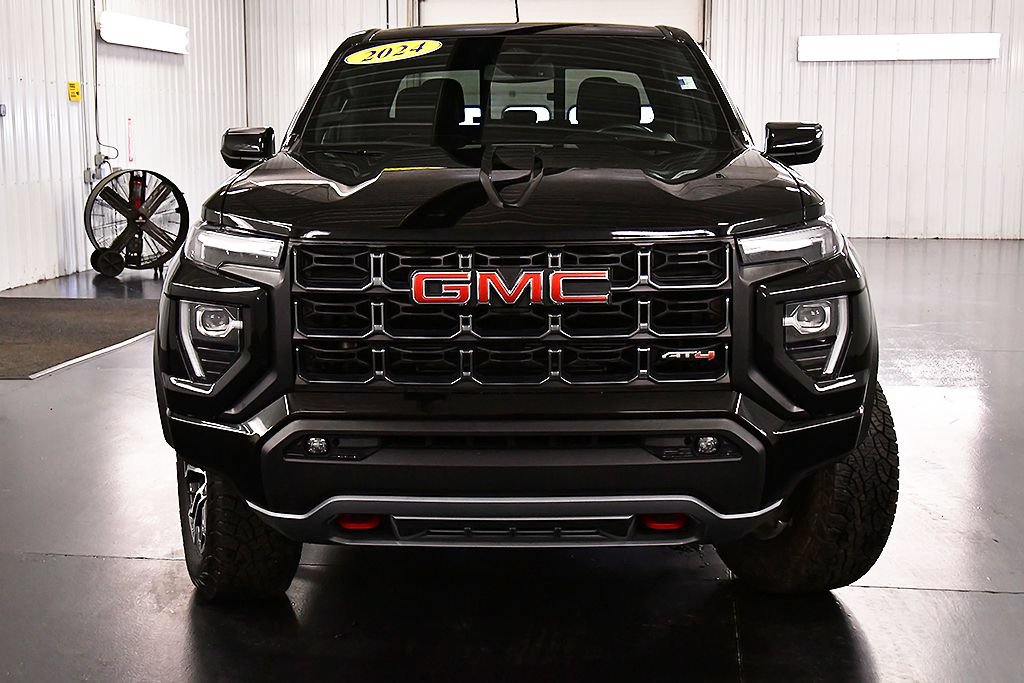 Used 2024 GMC Canyon AT4 AWD/4WD image 2