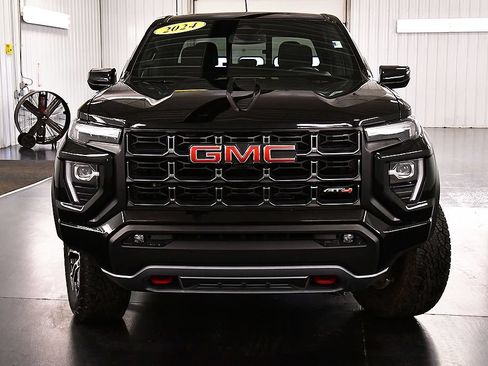 Used 2024 GMC Canyon AT4 AWD/4WD image 2