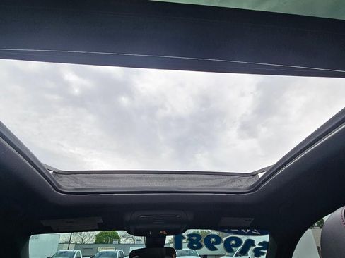 Used 2023 Chevrolet Equinox RS w/ LPO, Floor Liner Package FWD image 15