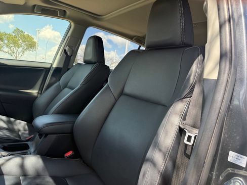 Used 2018 Toyota RAV4 Limited FWD image 11
