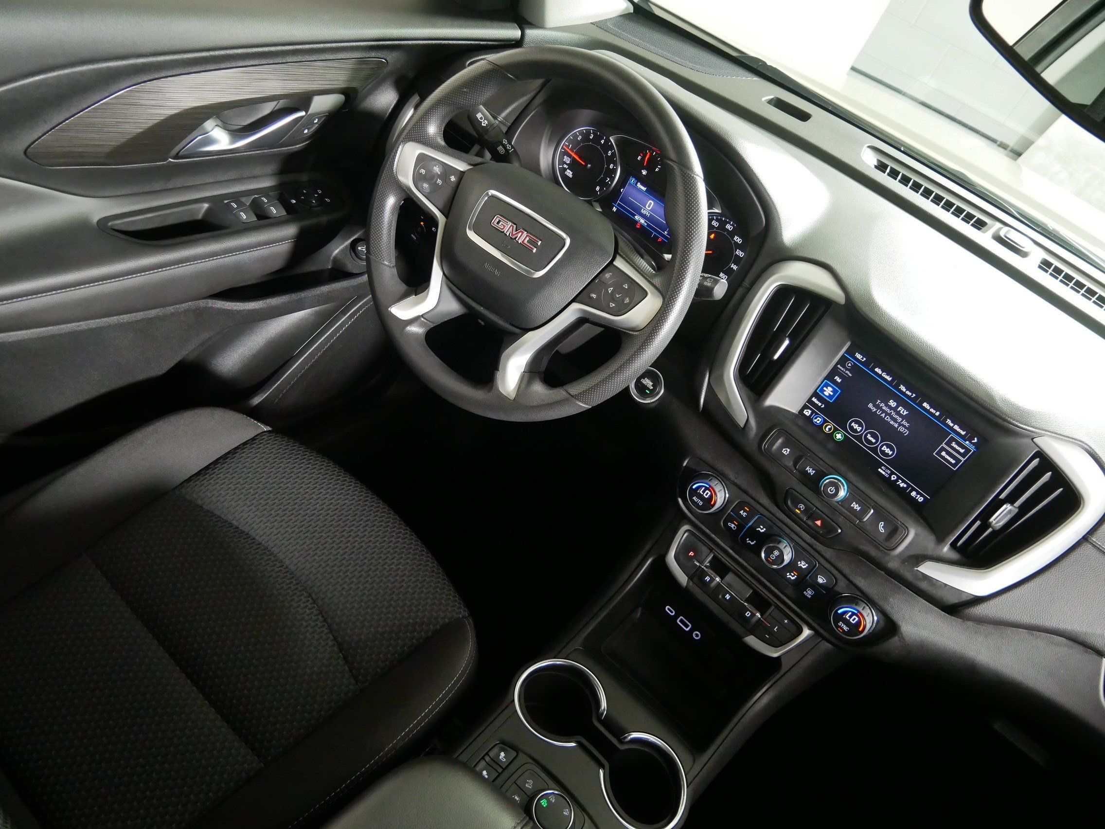 Used 2023 GMC Terrain SLE w/ Driver Convenience Package AWD/4WD image 9