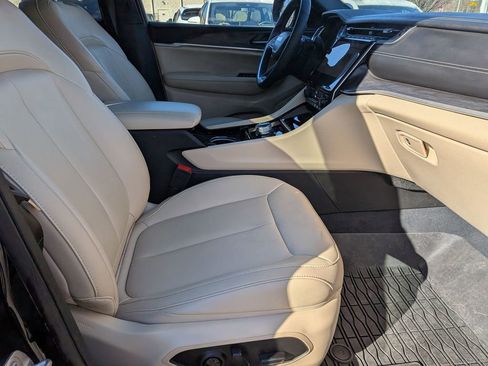 Used 2023 Jeep Grand Cherokee L Limited w/ Trailer Tow Group (B) image 27