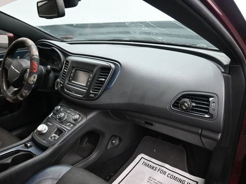 Used 2015 Chrysler 200 S w/ Comfort Group image 8