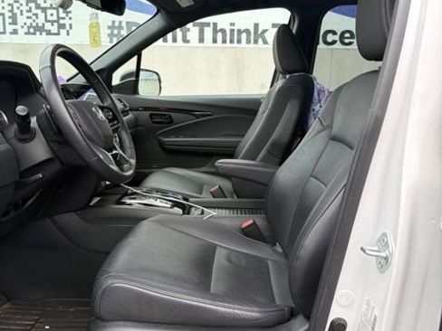 Used 2023 Honda Passport Elite image 6