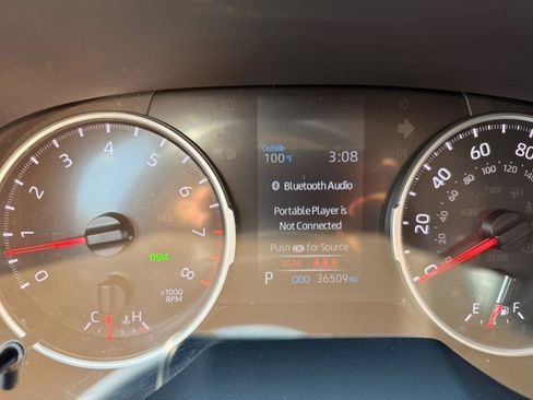 Used 2021 Toyota RAV4 XLE Premium AWD/4WD image 11
