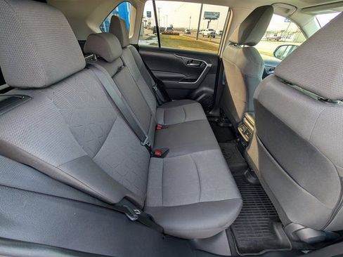 Used 2022 Toyota RAV4 XLE w/ Convenience Package image 6