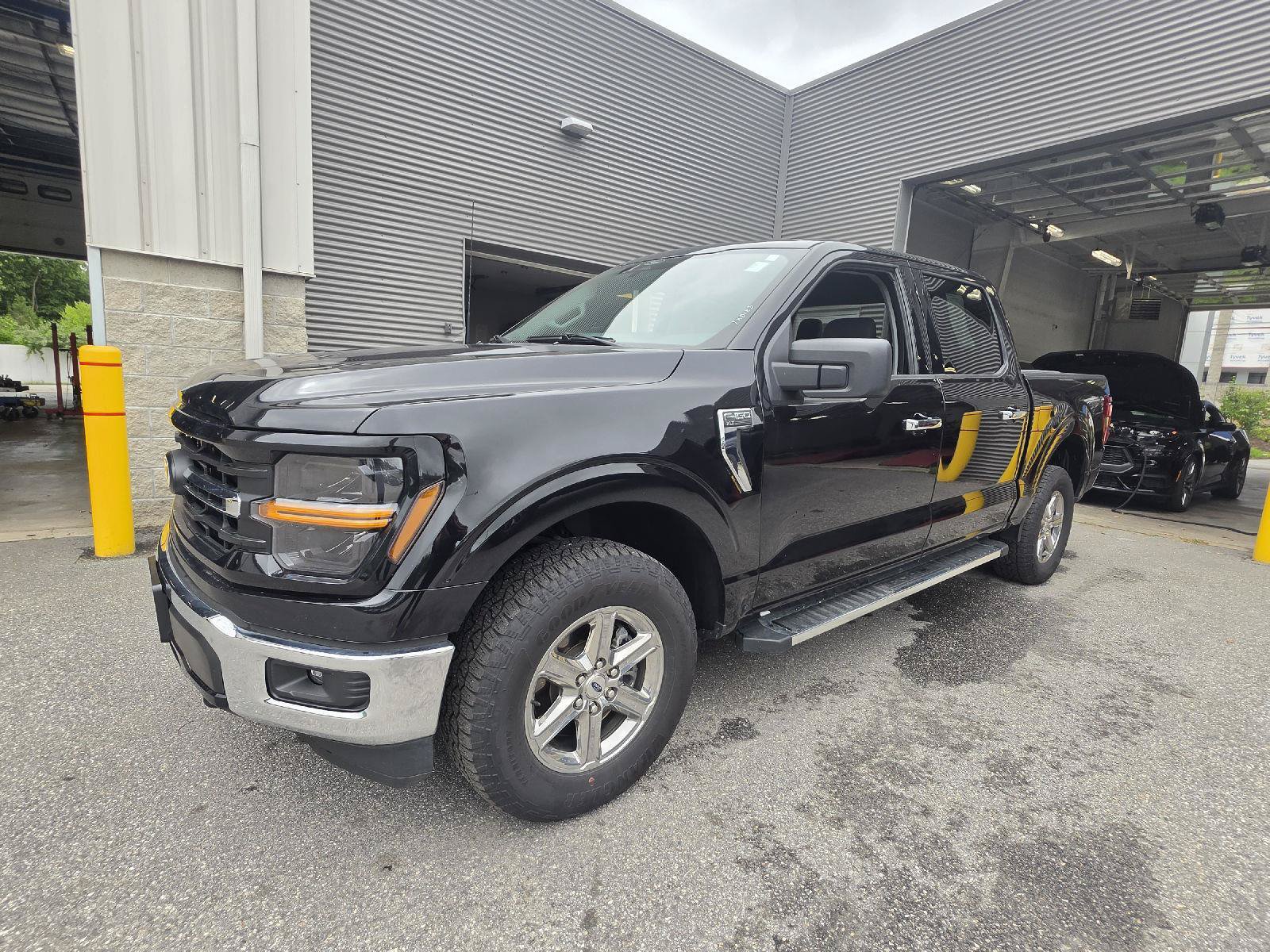 Used 2025 Ford F150 XLT w/ Equipment Group 301A Standard AWD/4WD image 8