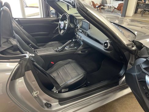 Used 2017 FIAT 124 Spider Lusso RWD image 49