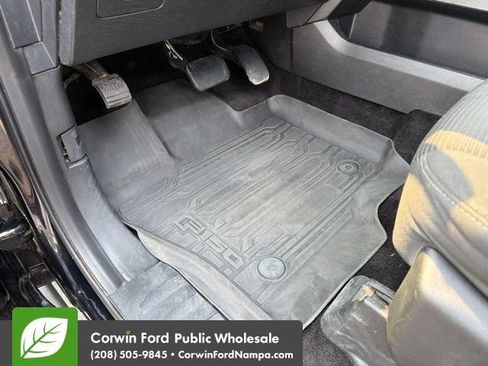 Used 2017 Ford F150 XLT w/ Equipment Group 302A Luxury AWD/4WD image 27