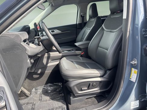 Used 2025 Ford Explorer Active w/ Active Comfort Package image 20