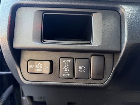 Used 2019 Toyota Tacoma TRD Off-Road image 12