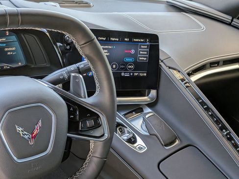 Used 2022 Chevrolet Corvette Stingray Coupe w/ Z51 Performance Package RWD image 15