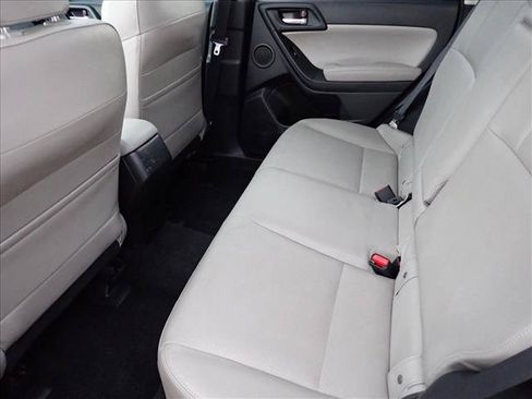 Used 2014 Subaru Forester 2.5i Touring AWD/4WD image 10