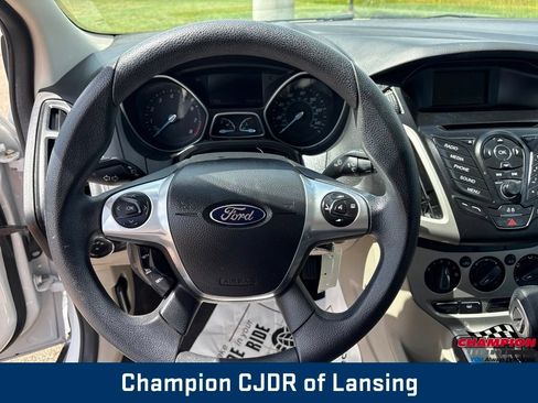Used 2014 Ford Focus SE FWD image 14