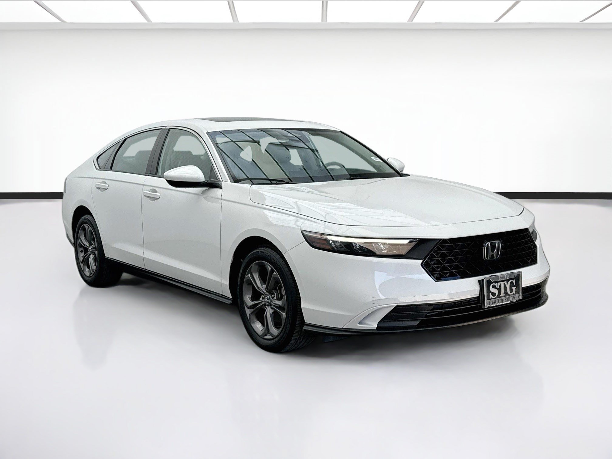 Used 2023 Honda Accord EX image 3