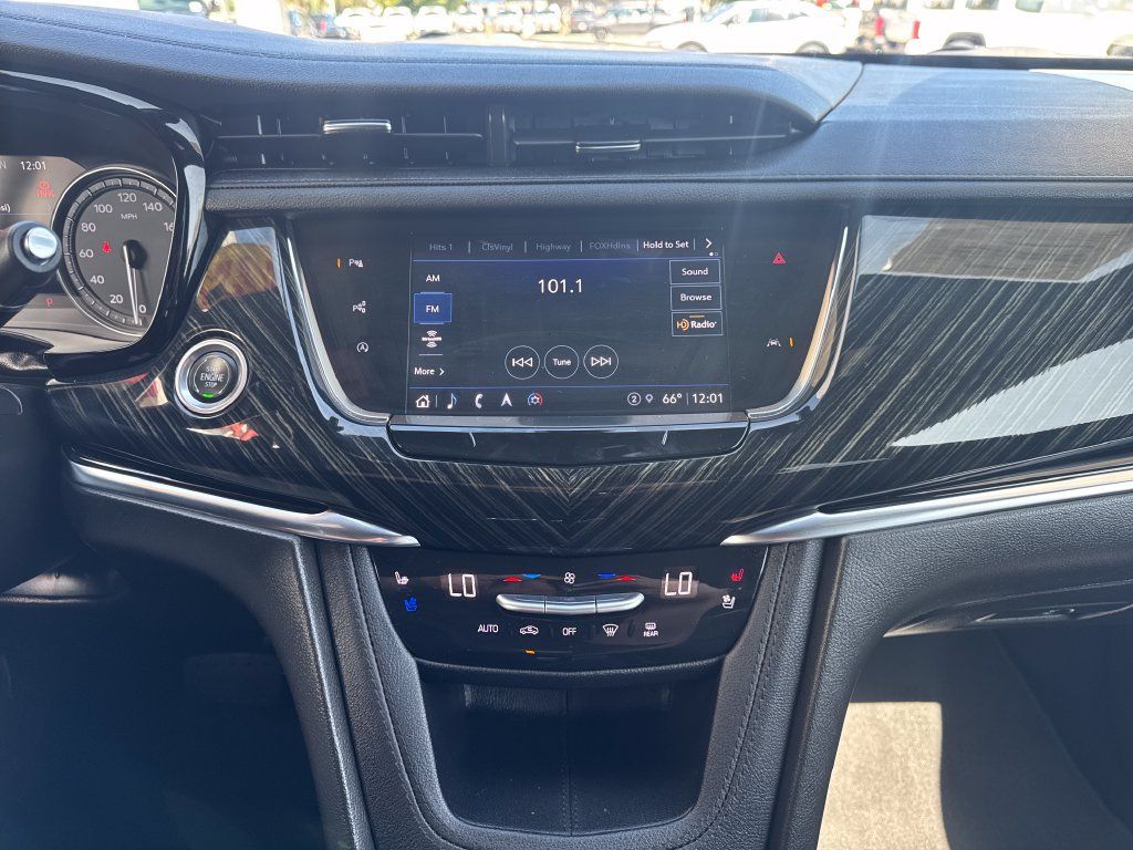 Used 2023 Cadillac XT6 Premium Luxury w/ Technology Package AWD/4WD image 17