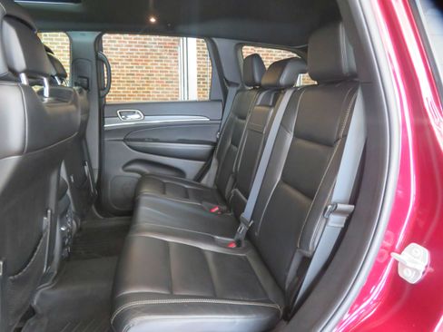 Used 2017 Jeep Grand Cherokee Limited AWD/4WD image 19