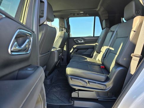 Used 2022 Chevrolet Tahoe Z71 w/ Luxury Package image 16