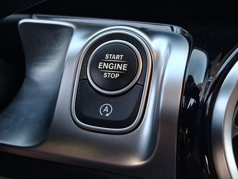 Used 2023 Mercedes-Benz GLB 250 4MATIC image 19
