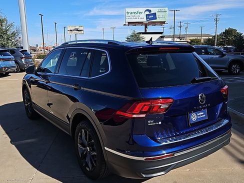Used 2024 Volkswagen Tiguan SE w/ Panoramic Sunroof Package image 7