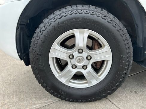 Used 2014 Toyota Sequoia SR5 AWD/4WD image 32