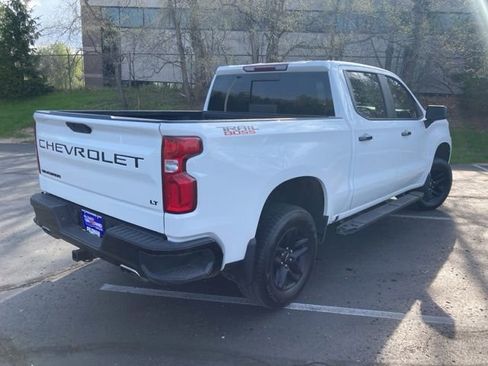 Used 2021 Chevrolet Silverado 1500 LT Trail Boss w/ Convenience Package II AWD/4WD image 3