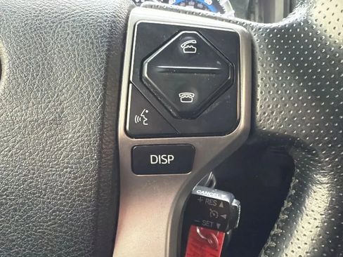 Used 2018 Toyota 4Runner SR5 Premium image 11