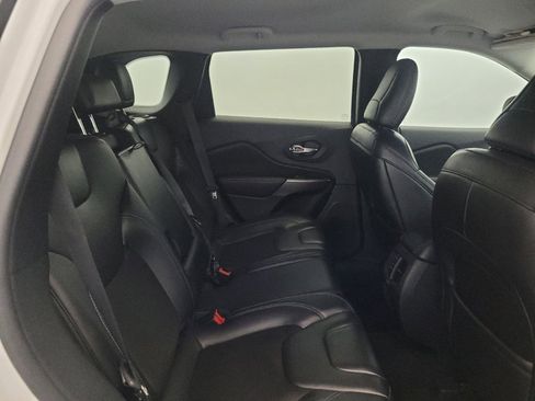 Used 2020 Jeep Cherokee Latitude Plus AWD/4WD image 19