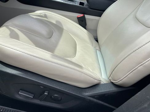 Used 2022 Ford Edge Titanium image 12