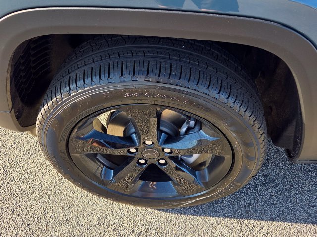 New 2027 Jeep Grand Cherokee Limited RWD image 17
