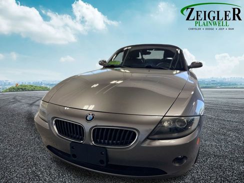 Used 2005 BMW Z4 2.5i RWD image 9