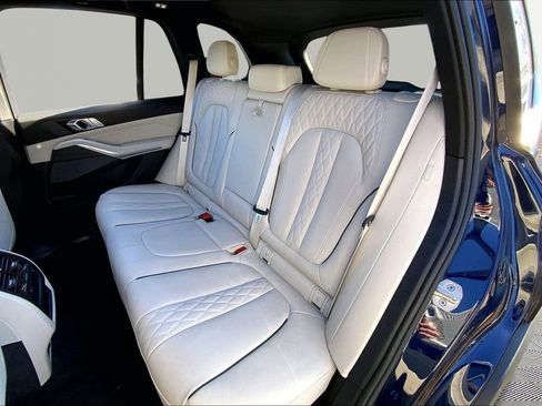Used 2024 BMW X5 xDrive40i w/ Premium Package image 16