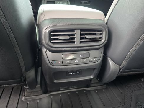Used 2025 Honda Pilot EX-L image 25