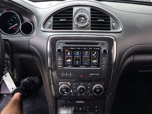 Used 2017 Buick Enclave Leather image 18
