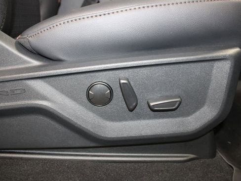 New 2026 Ford F250 Lariat w/ Black Appearance Package image 39