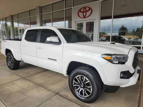 Used 2023 Toyota Tacoma TRD Sport AWD/4WD image 4