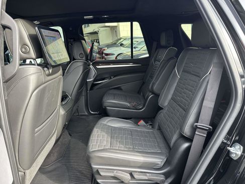 Used 2025 Cadillac Escalade Sport Platinum w/ LPO, ONYX Package image 19